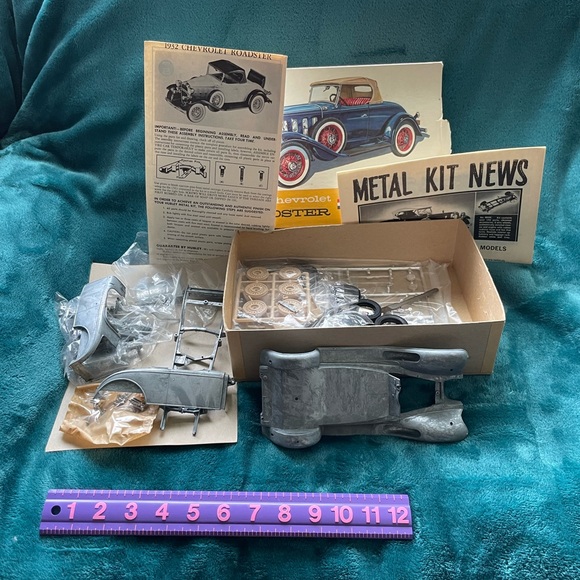 Rare Vintage Hubley 32 Chevy Roadster Metal Model Kit in Original Box - Picture 3 of 7